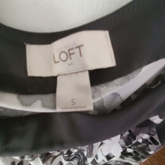 LOFT DRESS - Picture 4 of 5